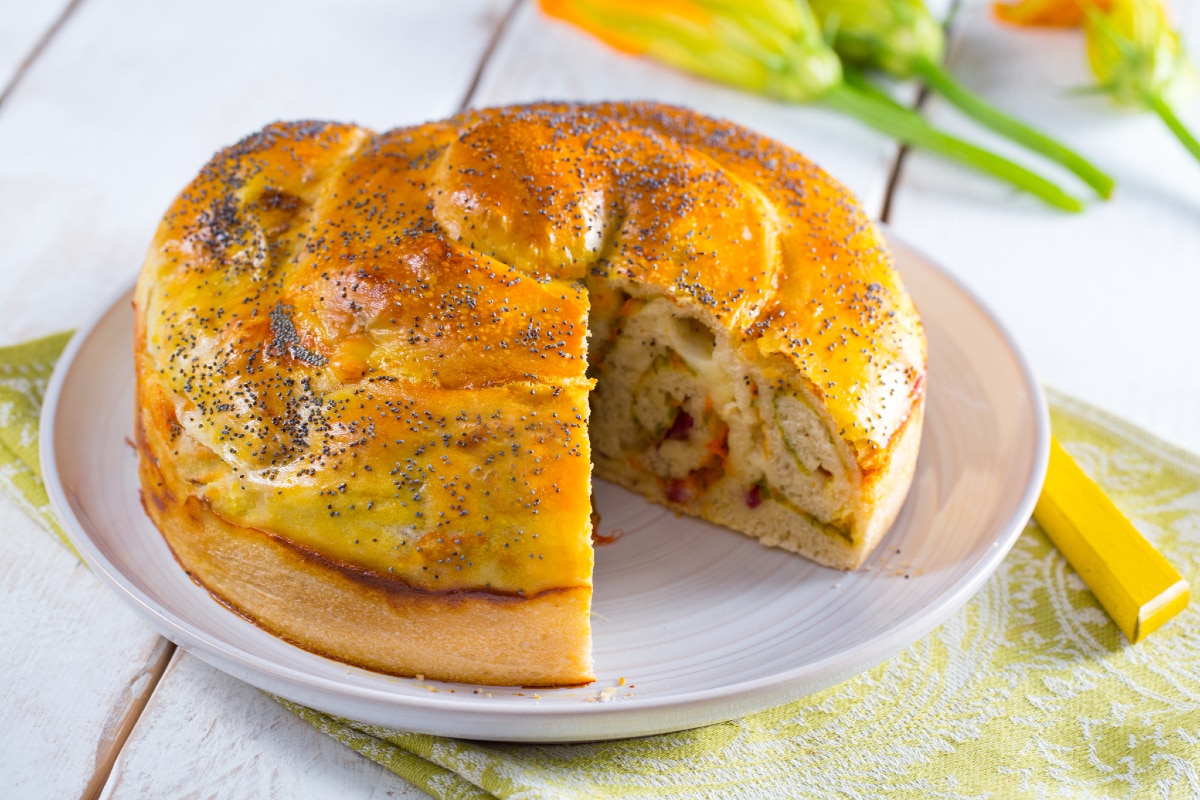 Rustique avec saucisson et fleurs de courgette