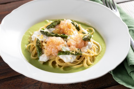 Linguine aux langoustines, burrata et asperges