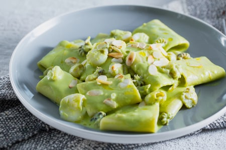 Paccheri aux seiches et petits pois