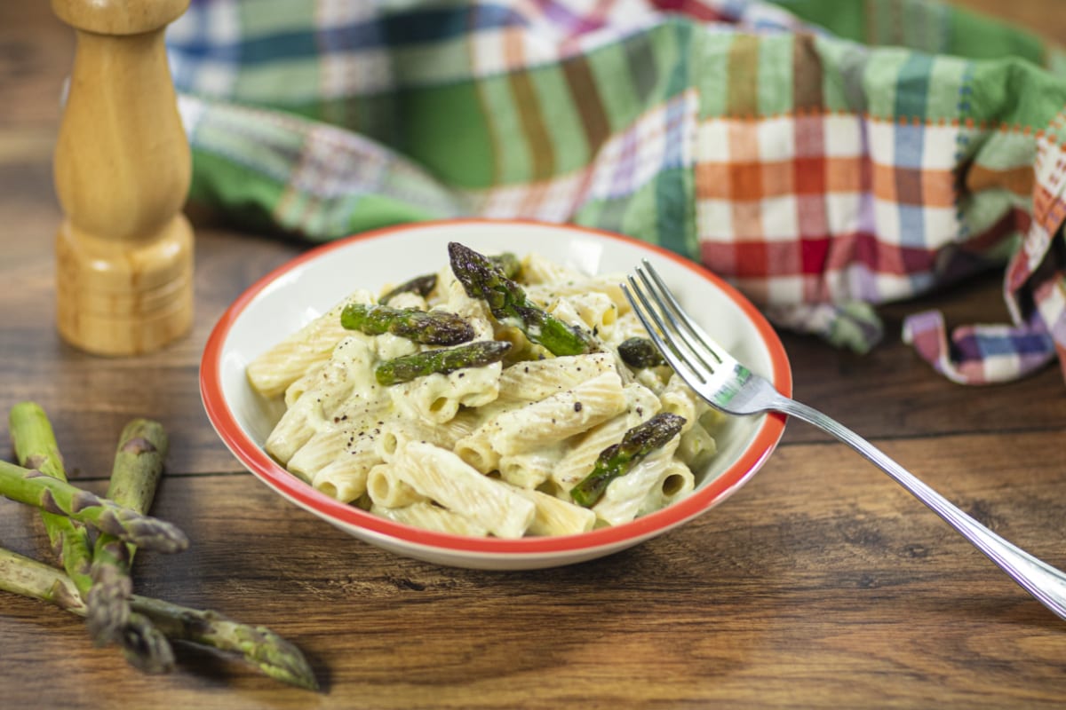 Pâtes à la ricotta et aux asperges