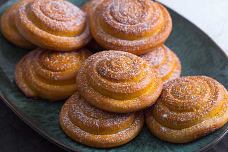 Roulés sucrés moelleux