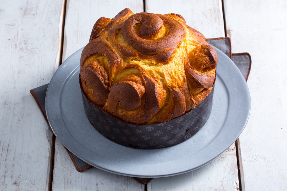 Gâteau des roses avec levain