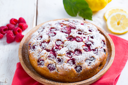 Gâteau vegan aux framboises