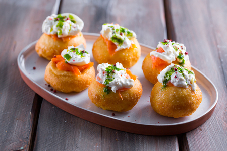 Montanarine à la burrata et au saumon fumé