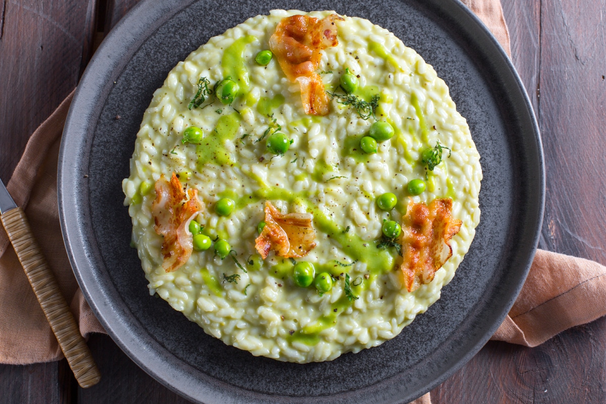 Risotto à la crème de pois et joue de porc