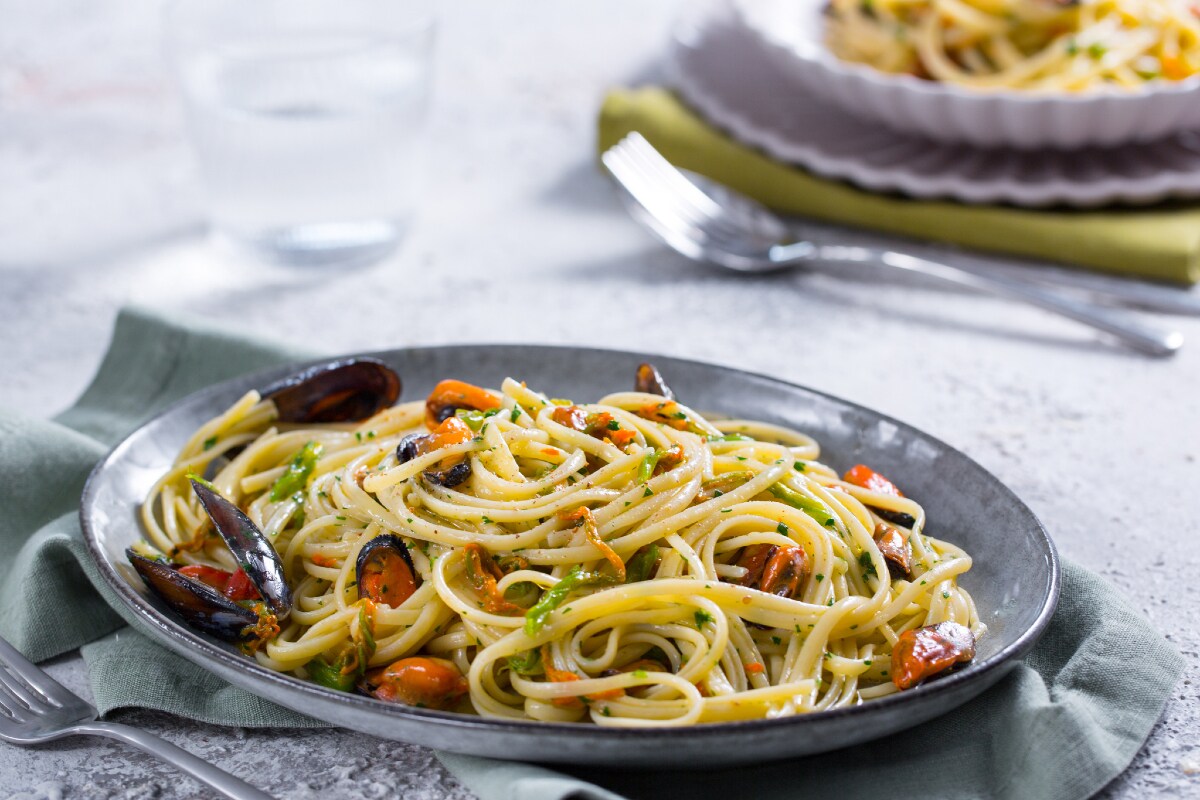 Linguine aux moules et fleurs de courgette