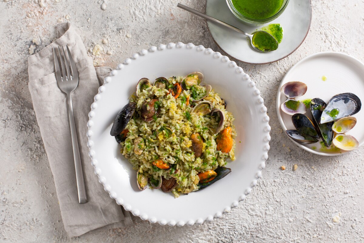 Salade de riz au pesto de persil et fruits de mer