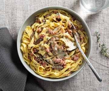 Tagliatelle aux champignons et saucisse