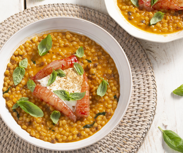Fregola aux crevettes, stracciatella et réglisse