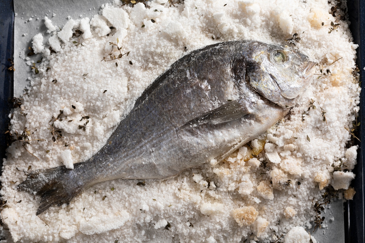 Dorade en croûte de sel