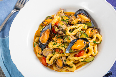 Lorighittas avec sauce aux fruits de mer