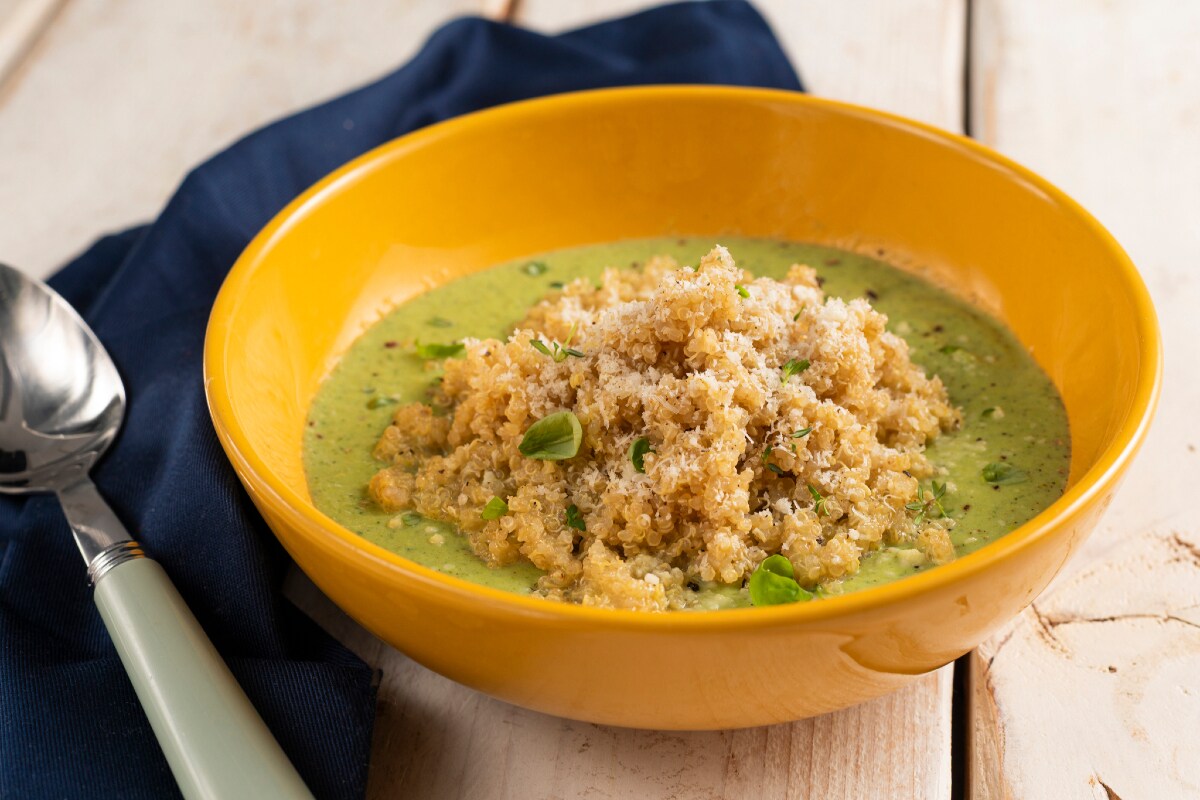 Velouté d'asperges et courgettes avec quinoa
