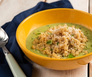 Velouté d'asperges et courgettes avec quinoa
