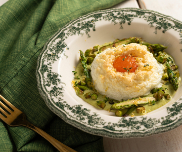 Nuages d'œufs et asperges