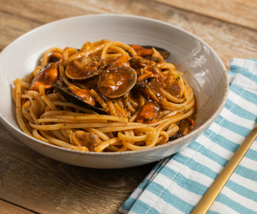 Pâtes crémeuses aux moules et palourdes