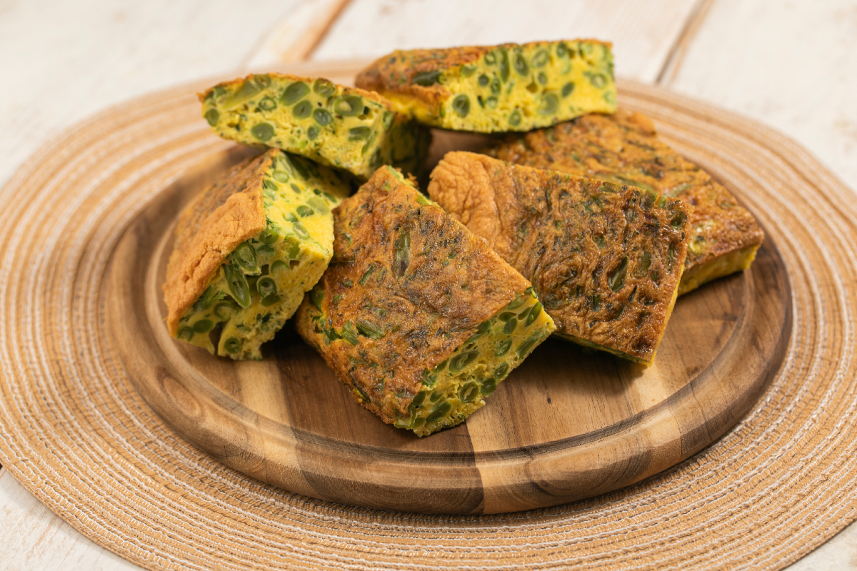 Omelette aux haricots verts dans la friteuse à air