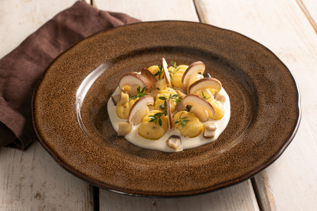 Gnocchi aux champignons et provola