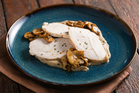 Rôti aux champignons