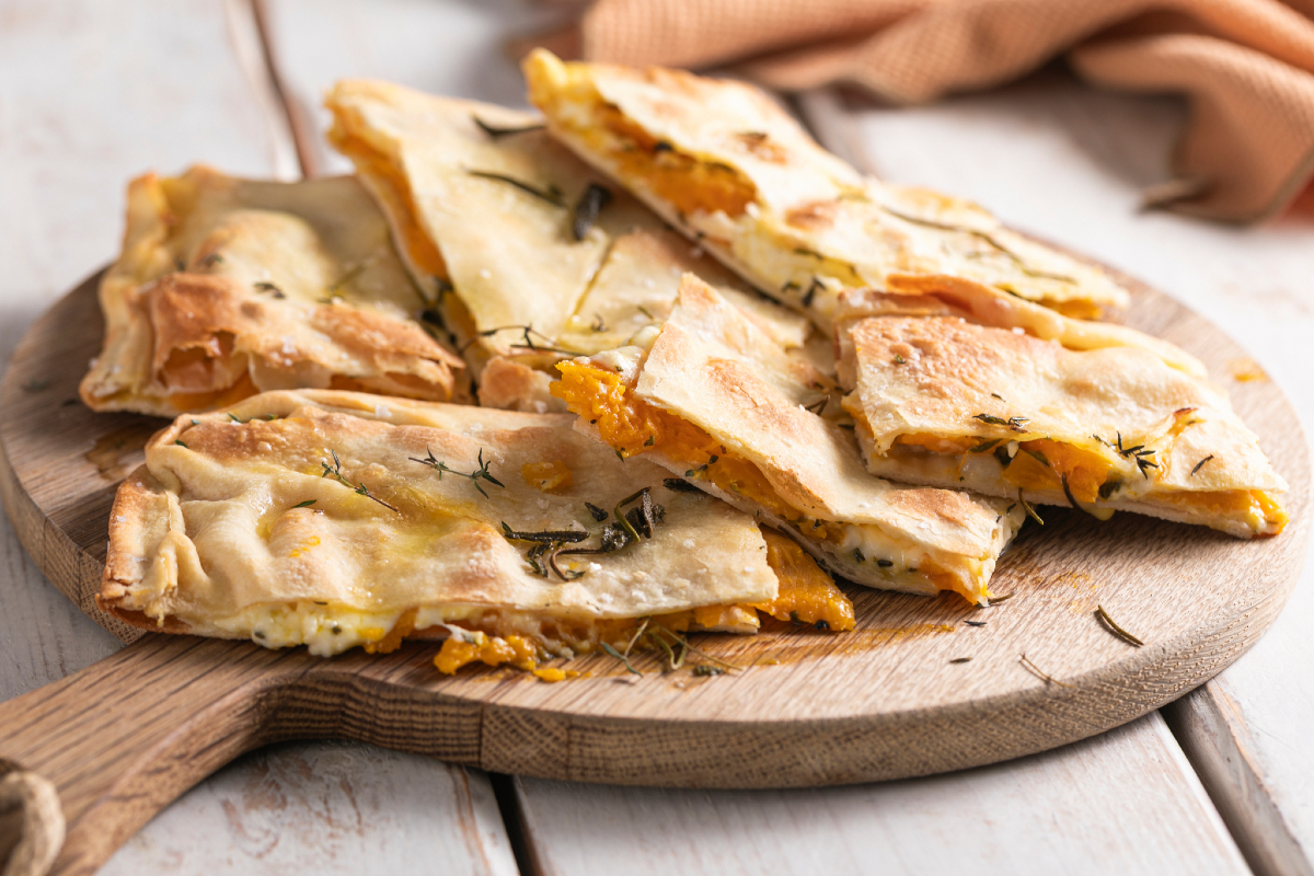 Focaccia croquante à la citrouille et au fromage