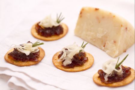 Galettes aux oignons et fromage