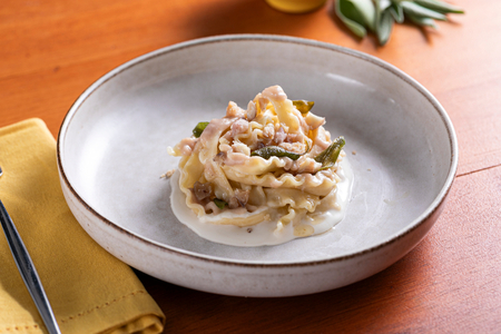 Pâtes aux châtaignes et fondue de Parmesan