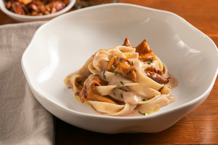 Pâtes à la crème de haricots et champignons