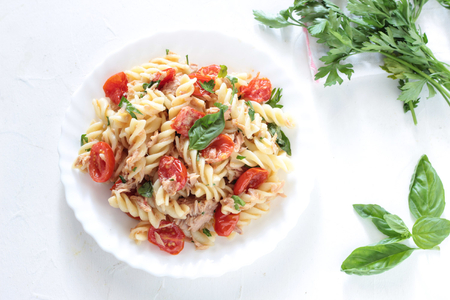 Pâtes au thon et tomates cerises