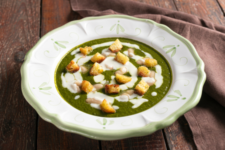 Velouté de chou noir et haricots