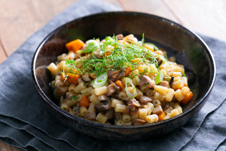 Pâtes aux palourdes, potiron et champignons