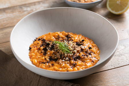Risotto aux poivrons doux et crumble d'anchois