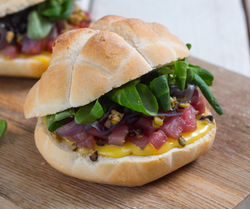 Sandwich au thon et aux oignons