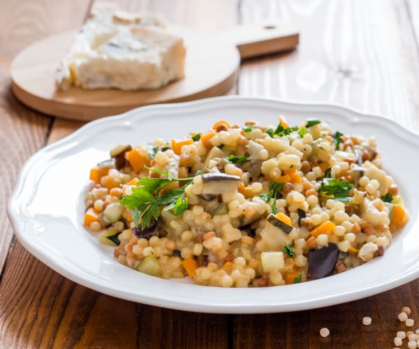 Fregola aux légumes et gorgonzola