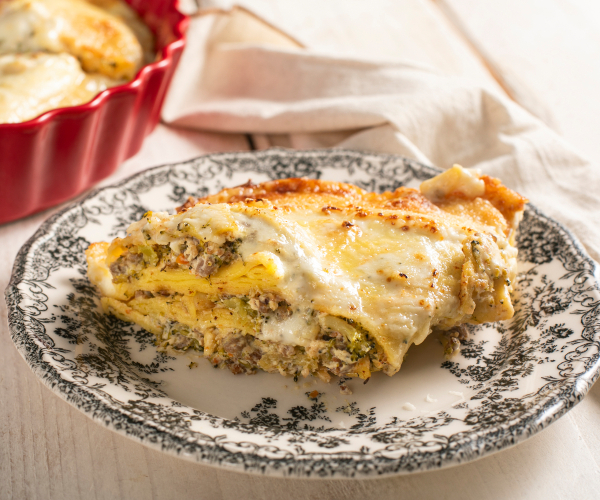 Crêpes farcies à la ricotta, brocolis et saucisse