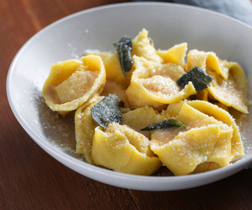 Tortelli de courge à la moutarde et au zeste de citron
