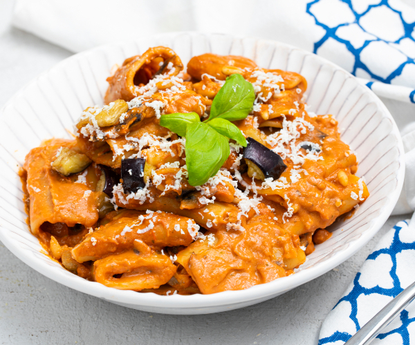 Paccheri à la crème d'aubergines frites