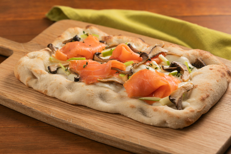 Pinsa au saumon