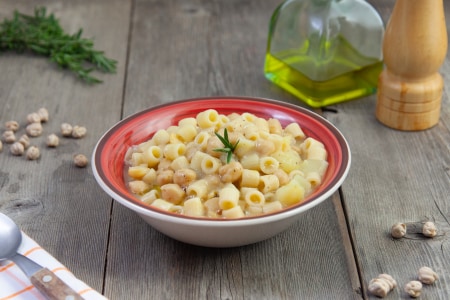 Pâtes aux pois chiches et pommes de terre