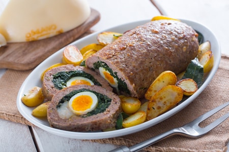 Pain de viande farci aux épinards et au caciocavallo