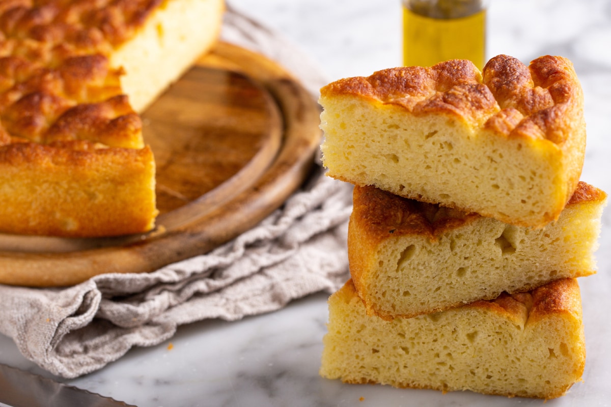 Focaccia très moelleuse (pâte avec pommes de terre)