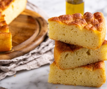 Focaccia très moelleuse (pâte avec pommes de terre)