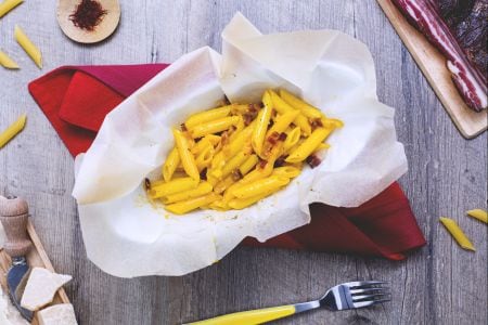 Pennes au safran en papillote