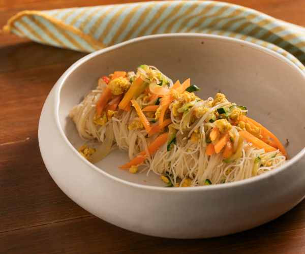 Spaghettis de riz aux légumes
