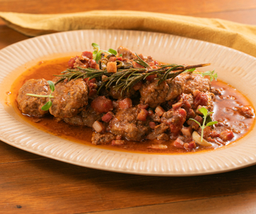 Boulettes mijotées à la tomate