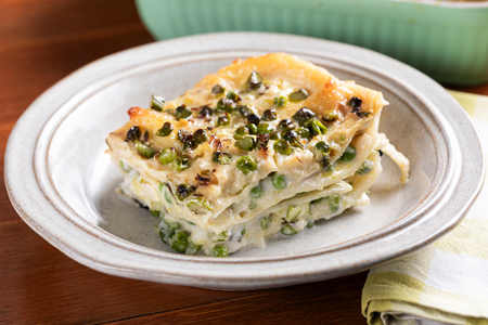Lasagnes véganes aux asperges et petits pois