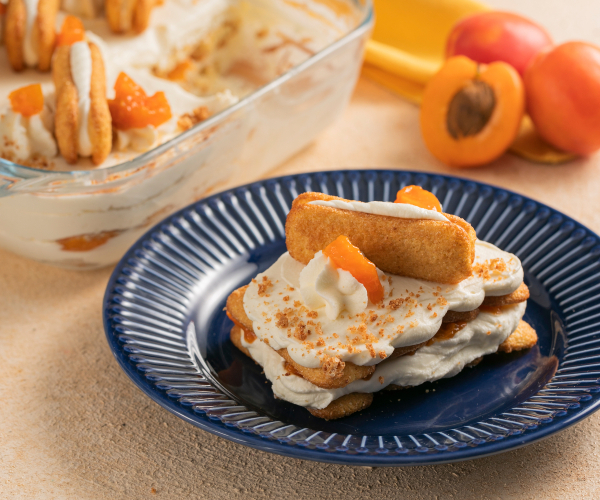 Tiramisu aux abricots avec Pavesini, sans œufs