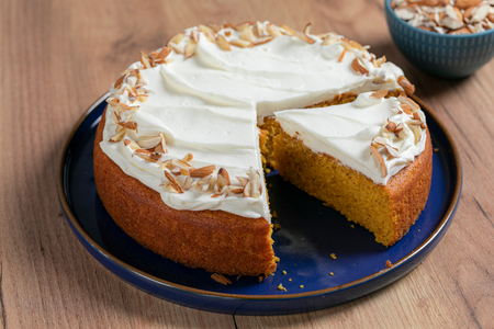 Gâteau aux carottes et glaçage au fromage frais