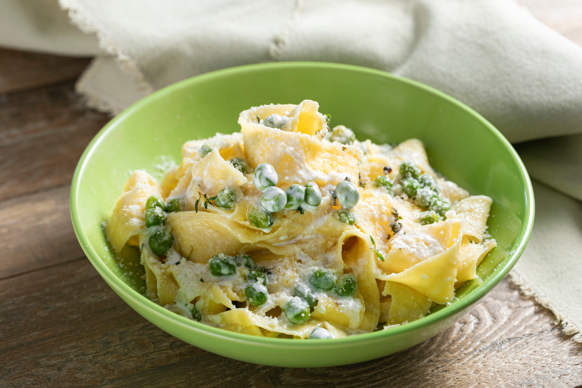 Pâtes à la crème et aux petits pois