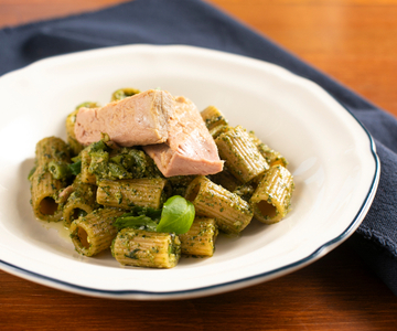 Pâtes au pesto, haricots verts et thon