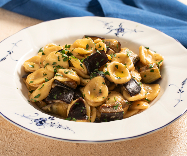 Orecchiette crémeuses au miso et aux aubergines