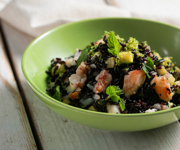 Riz Venere aux crevettes, courgettes et menthe